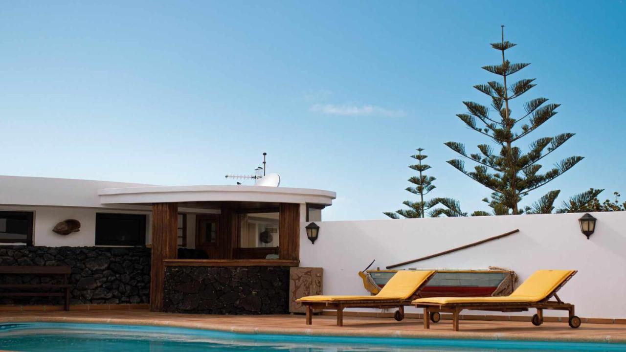 Bungalow Allende Famara Con Piscina Privada Y Ac Eksteriør billede
